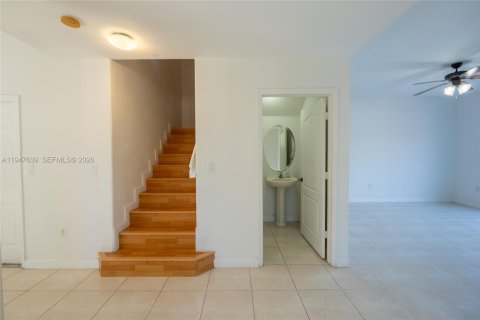 Townhouse in Miami, Florida 4 bedrooms, 199.93 sq.m. № 2003760 - photo 8