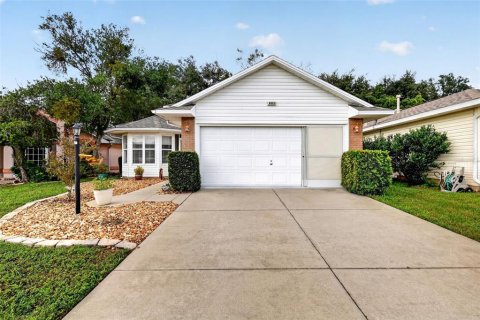 Villa ou maison à Leesburg, Floride 3 chambres, 143.53 m2 № 2416652