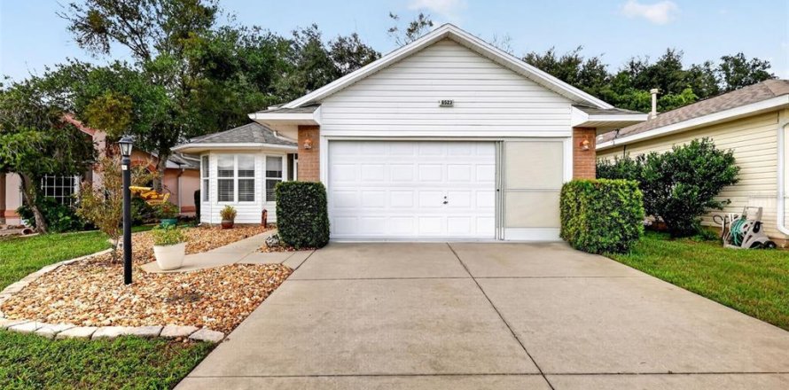 Villa ou maison à Leesburg, Floride 3 chambres, 143.53 m2 № 2416652