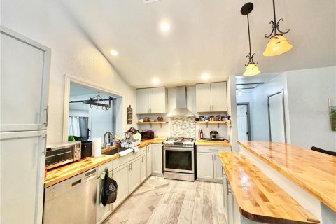 Купить виллу или дом в Гейнсвилл, Флорида 8 комнат, 175.96м2, № 2408439 - фото 3