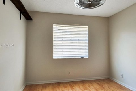 House in Plantation, Florida 4 bedrooms, 211.17 sq.m. № 1785784 - photo 28