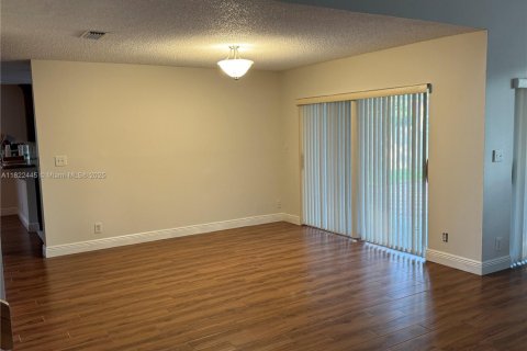 House in Plantation, Florida 4 bedrooms, 211.17 sq.m. № 1785784 - photo 6