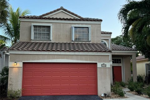 House in Plantation, Florida 4 bedrooms, 211.17 sq.m. № 1785784 - photo 1