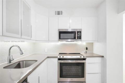 Купить кондоминиум в Санни-Айлс-Бич, Флорида 2 спальни, 126.07м2, № 2005702 - фото 20