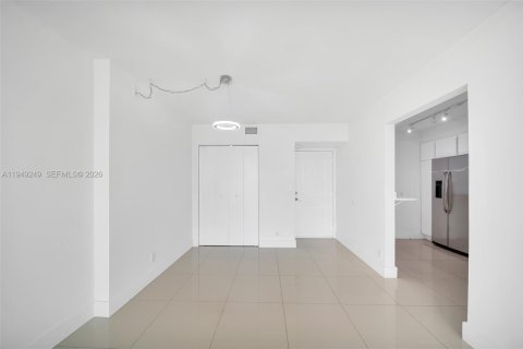 Купить кондоминиум в Санни-Айлс-Бич, Флорида 2 спальни, 126.07м2, № 2005702 - фото 18