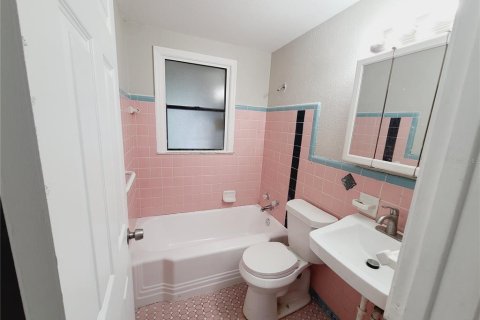 Villa ou maison à louer à Saint Petersburg, Floride: 3 chambres, 93.65 m2 № 2419293 - photo 25