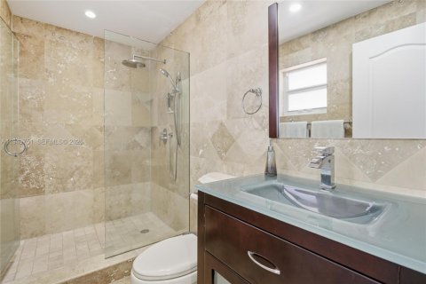 Купить виллу или дом в Майами-Лейкс, Флорида 4 спальни, 256.13м2, № 2007351 - фото 16