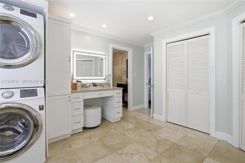 Купить виллу или дом в Майами-Лейкс, Флорида 4 спальни, 256.13м2, № 2007351 - фото 17