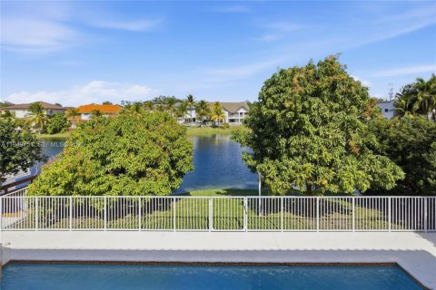 Купить виллу или дом в Майами-Лейкс, Флорида 4 спальни, 256.13м2, № 2007351 - фото 22