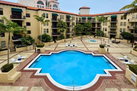 Condo in Coral Gables, Florida, 2 bedrooms  № 2409461 - photo 28