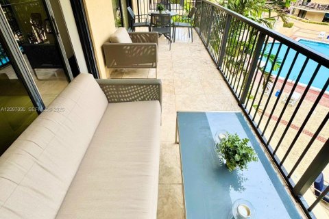 Condo in Coral Gables, Florida, 2 bedrooms  № 2409461 - photo 16