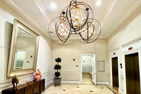 Condo in Coral Gables, Florida, 2 bedrooms  № 2409461 - photo 20