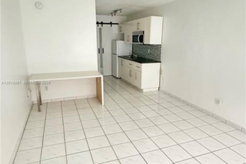 Copropriété à louer à Miami Beach, Floride: 38.46 m2 № 2083101 - photo 16