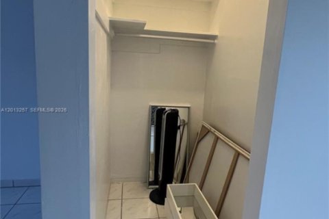 Copropriété à louer à Miami Beach, Floride: 38.46 m2 № 2083101 - photo 6