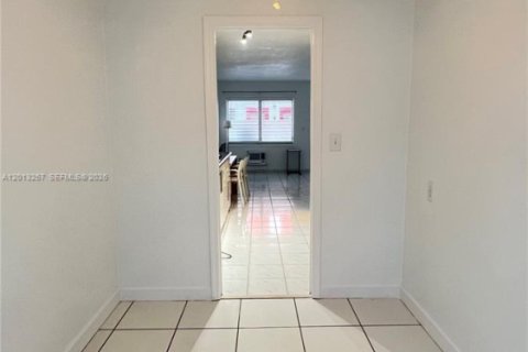 Copropriété à louer à Miami Beach, Floride: 38.46 m2 № 2083101 - photo 10