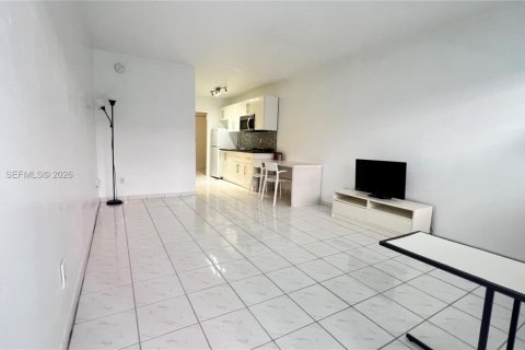 Copropriété à louer à Miami Beach, Floride: 38.46 m2 № 2083101 - photo 2