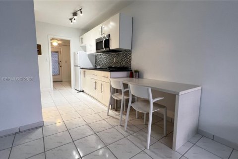 Copropriété à louer à Miami Beach, Floride: 38.46 m2 № 2083101 - photo 5