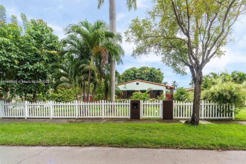 Casa en alquiler en Hollywood, Florida, 3 dormitorios, 122.82 m2 № 1888968 - foto 4