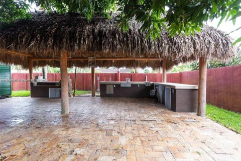 House in Hollywood, Florida 3 bedrooms, 122.82 sq.m. № 1888968 - photo 23