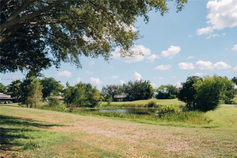 Townhouse in Davie, Florida 2 bedrooms, 114.27 sq.m. № 1954438 - photo 19