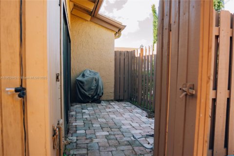 Townhouse in Davie, Florida 2 bedrooms, 114.27 sq.m. № 1954438 - photo 6
