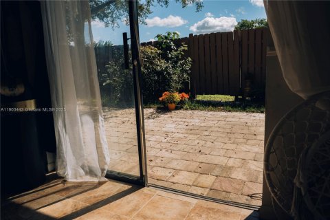 Townhouse in Davie, Florida 2 bedrooms, 114.27 sq.m. № 1954438 - photo 16