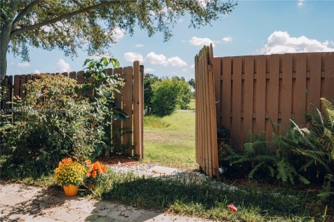 Townhouse in Davie, Florida 2 bedrooms, 114.27 sq.m. № 1954438 - photo 18