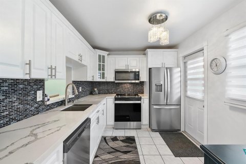 Купить кондоминиум в Халландейл-Бич, Флорида 1 комната, 101.45м2, № 2083794 - фото 6