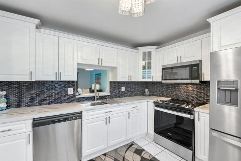 Купить кондоминиум в Халландейл-Бич, Флорида 1 комната, 101.45м2, № 2083794 - фото 5