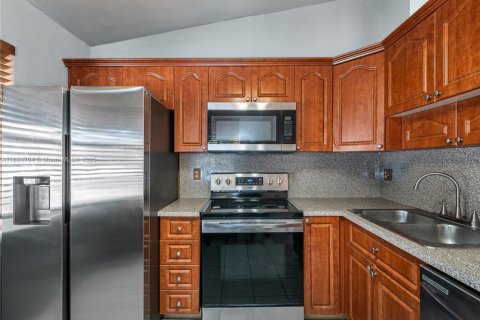 Villa ou maison à vendre à Miami, Floride: 3 chambres, 110.27 m2 № 1939106 - photo 7