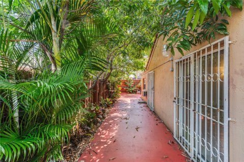 Villa ou maison à vendre à Miami, Floride: 3 chambres, 110.27 m2 № 1939106 - photo 13