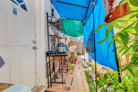 House in Hialeah, Florida 3 bedrooms, 119.38 sq.m. № 1874749 - photo 22