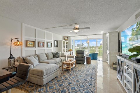 Condo in Delray Beach, Florida, 2 bedrooms № 2153744 - photo 3