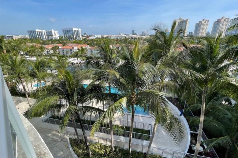 Снять в аренду кондоминиум в Авентура, Флорида 2 спальни, 75.81м2, № 2043057 - фото 4
