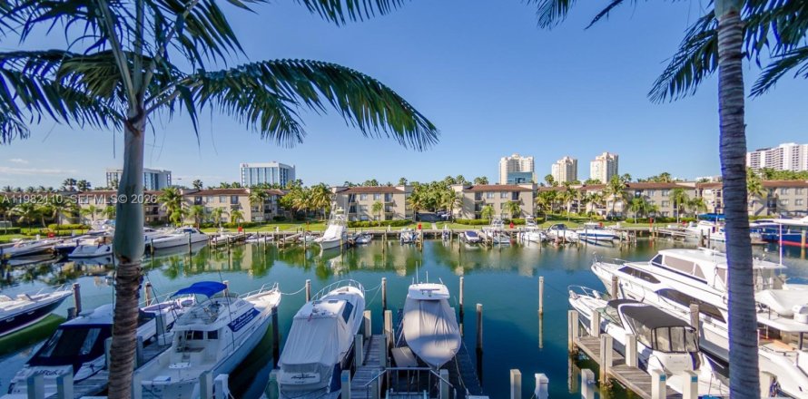 Кондоминиум с 2 спальнями в Авентура, Флорида № 2043057