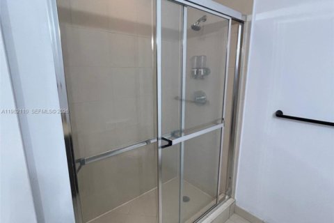 Снять в аренду кондоминиум в Авентура, Флорида 2 спальни, 75.81м2, № 2043057 - фото 18
