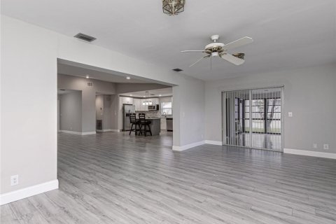 Villa ou maison à vendre à Tamarac, Floride: 2 chambres, 217.86 m2 № 2085734 - photo 6