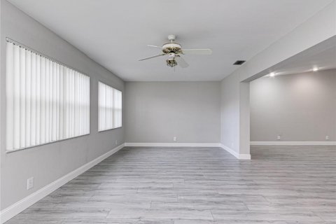 Villa ou maison à vendre à Tamarac, Floride: 2 chambres, 217.86 m2 № 2085734 - photo 8