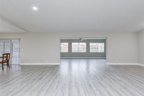 Villa ou maison à vendre à Tamarac, Floride: 2 chambres, 217.86 m2 № 2085734 - photo 21