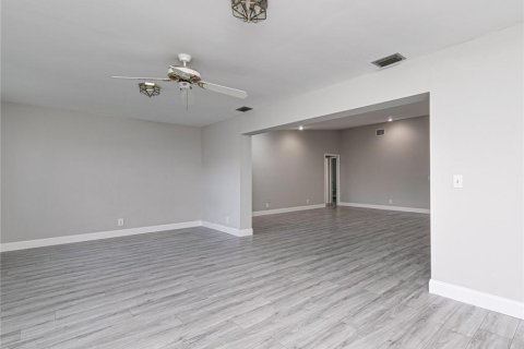 Villa ou maison à vendre à Tamarac, Floride: 2 chambres, 217.86 m2 № 2085734 - photo 7