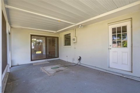 House in Clearwater, Florida 3 bedrooms, 170.01 sq.m. № 2101497 - photo 25