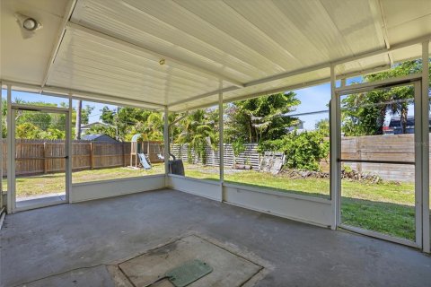 House in Clearwater, Florida 3 bedrooms, 170.01 sq.m. № 2101497 - photo 23