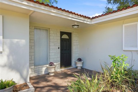 House in Clearwater, Florida 3 bedrooms, 170.01 sq.m. № 2101497 - photo 5