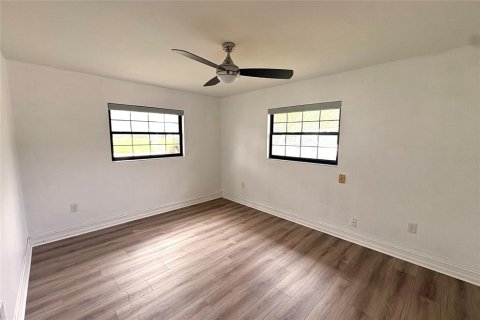 House in Clearwater, Florida 3 bedrooms, 170.01 sq.m. № 2101497 - photo 16