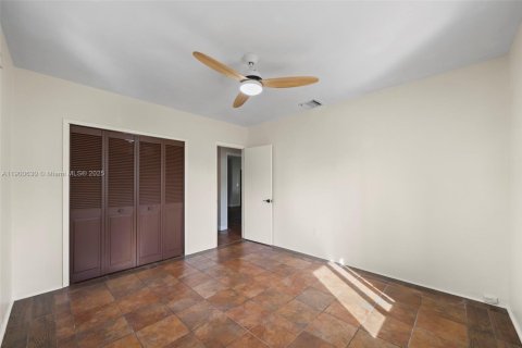 Casa en alquiler en West Miami, Florida, 3 dormitorios, 135.64 m2 № 1951968 - foto 14