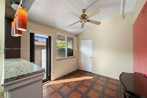Casa en alquiler en West Miami, Florida, 3 dormitorios, 135.64 m2 № 1951968 - foto 9