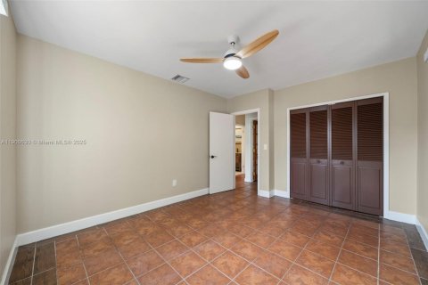 Casa en alquiler en West Miami, Florida, 3 dormitorios, 135.64 m2 № 1951968 - foto 12