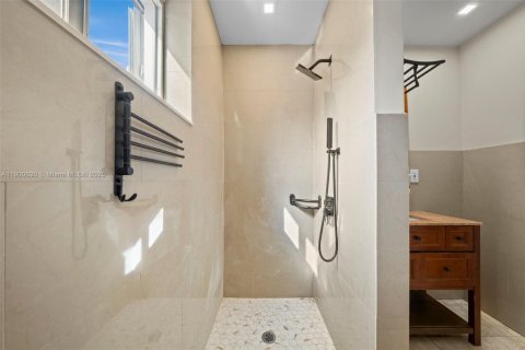 Casa en alquiler en West Miami, Florida, 3 dormitorios, 135.64 m2 № 1951968 - foto 16