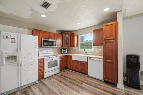 Villa ou maison à vendre à Titusville, Floride: 4 chambres, 244.43 m2 № 2277772 - photo 3