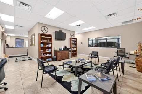 Immobilier commercial à vendre à Oviedo, Floride: 929.77 m2 № 2103746 - photo 11